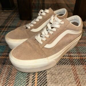 Vans Women's Suede Platform Sneaker
